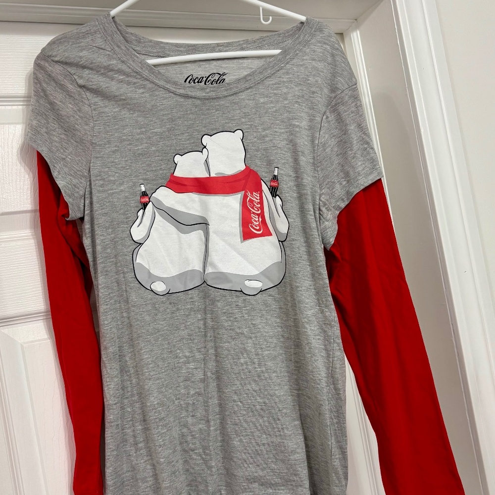NEW Women's Genuine Coca-Cola Long Sleeve Polar Bear T Shirt  Size Large